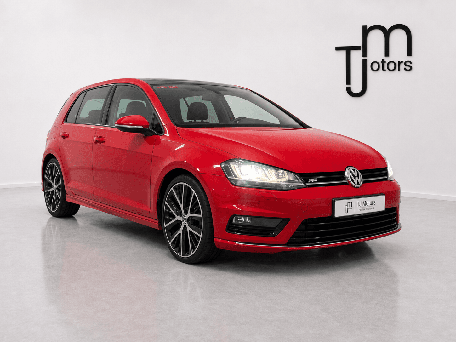 2016 Volkswagen Golf R Line